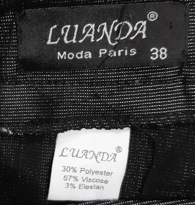 Vând fustă nouă, scurtă