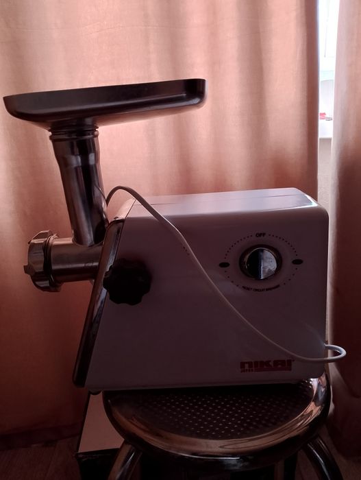 Электрическая мясорубка