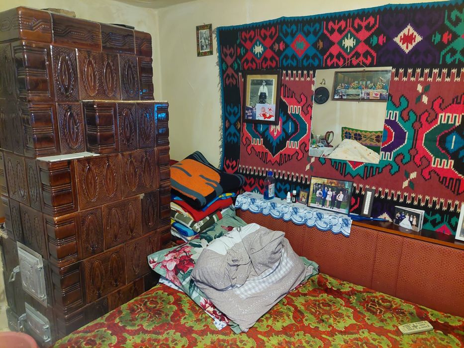 Vand casa de locuit si teren 4000 mp