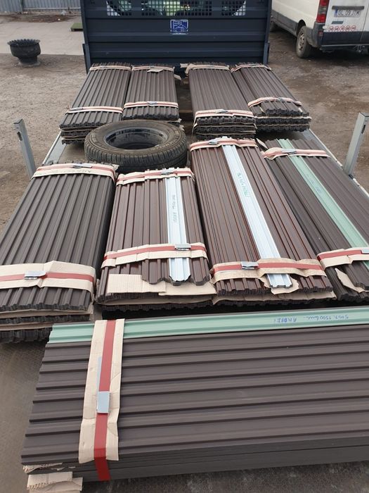 Sipca metalica pentru gard maro 2ml  Aspect rafinat si modern