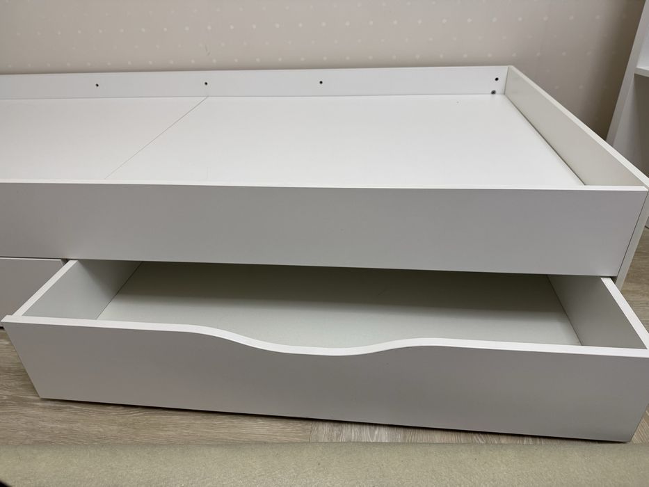 Кровать с матрасом