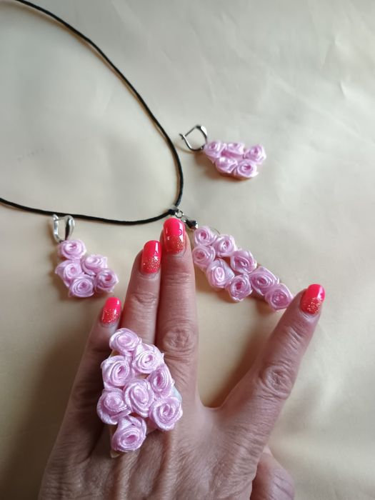 Комплект бижута колие пръстен обеци! Подарък за жени!