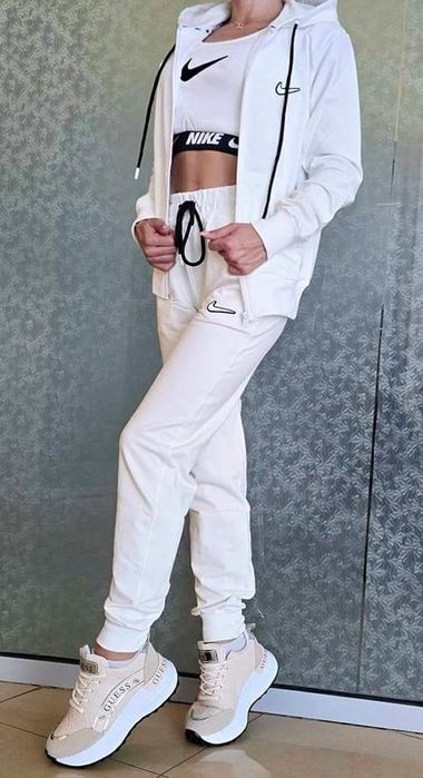 Екип Nike различни цветове