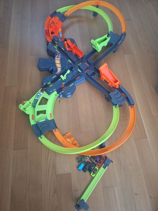 Pista, traseu, joc , masinute Hot Wheels