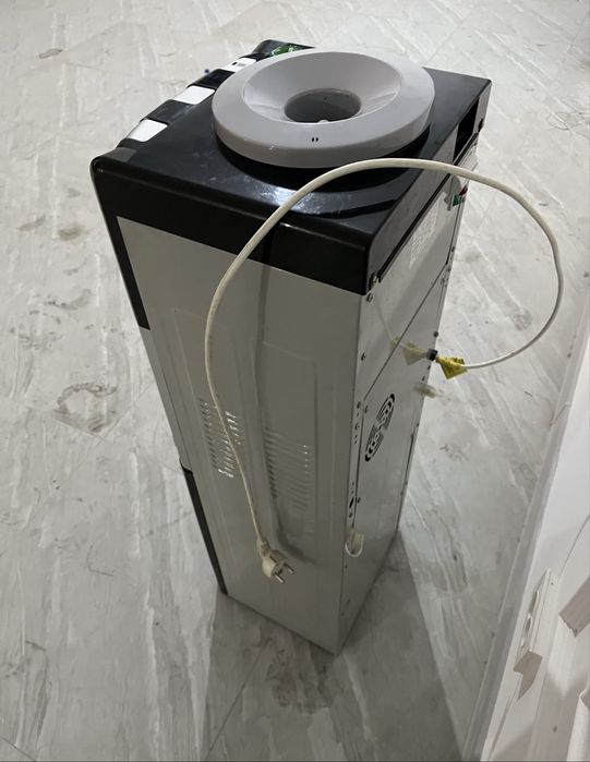 Диспэнсер кулер воды