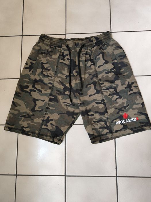 Камуфлажни или сиви памучни къси панталони