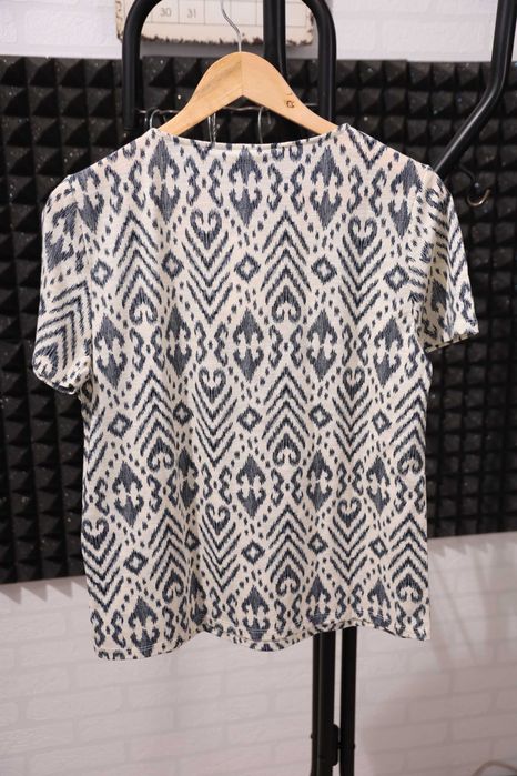 Top damă JDY print ikat, dantelă decolteu, mărime M, nou cu etichetă