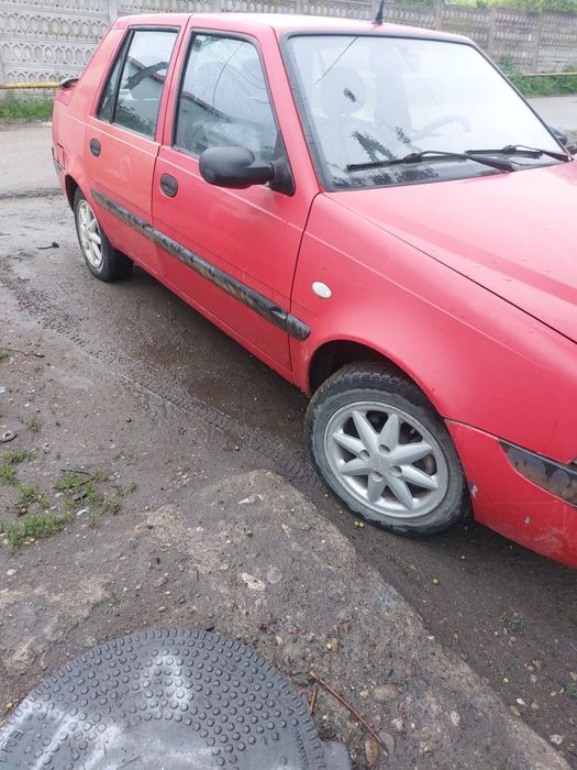 Vând mașina Dacia Solenza de camp sau de piese