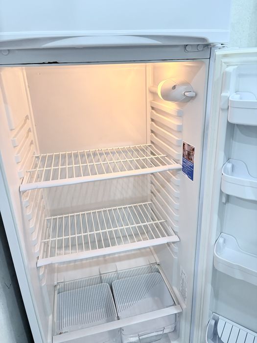 Холодильник «Indezit» .