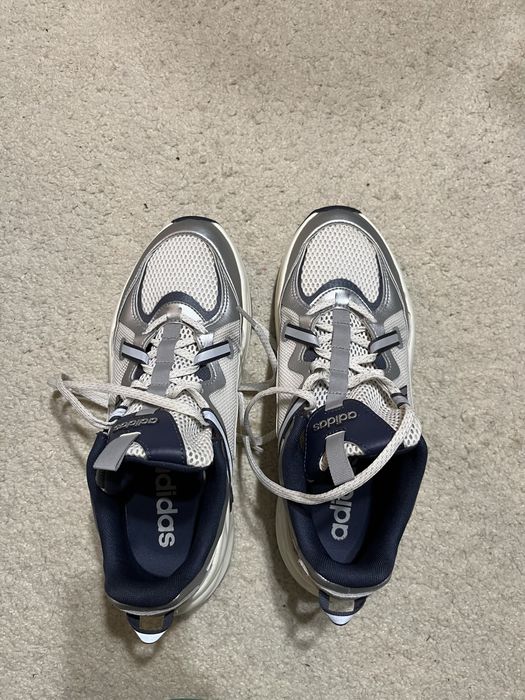 Продам кроссовки Adidas, размер 40,5