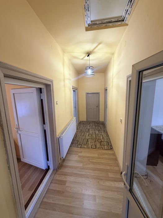 Inchiriez casa-spatiu comercial