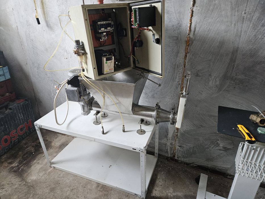 Тестоделител шнеков