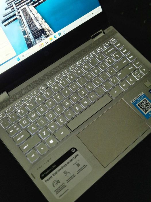 HP Pavilion x360 Core i5-1135G7  8/256gb