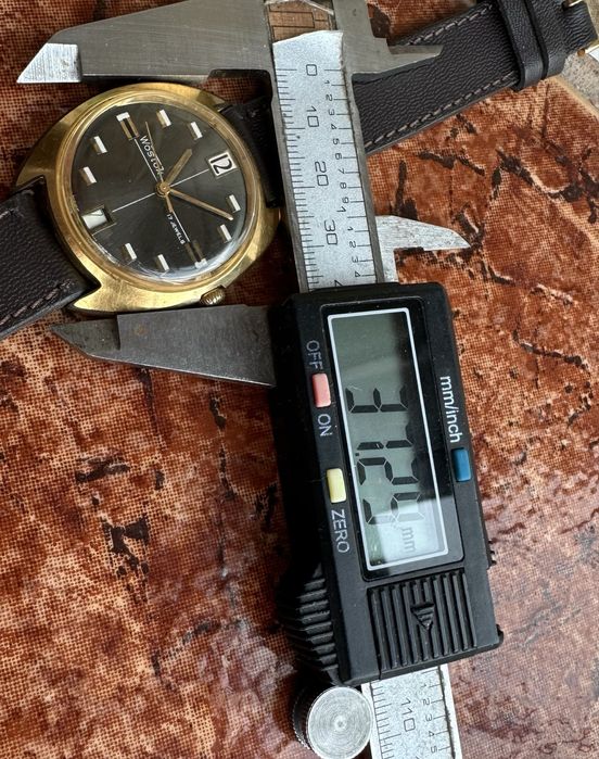 Сьветски механичен позлатен аи 10 часовник Восток,70 години