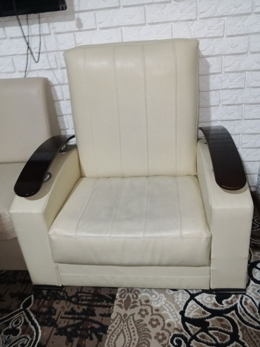 mebel divan holati yaxshi