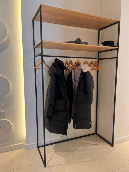 Продам новую вешалку