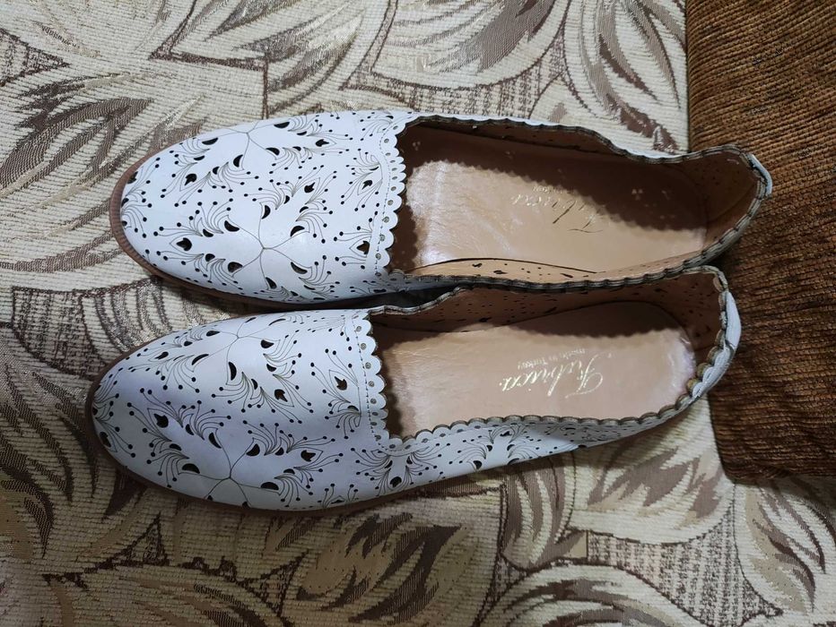 Туфли белые, р. 39