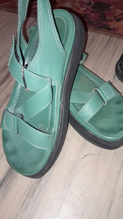 Продам женскую обувь