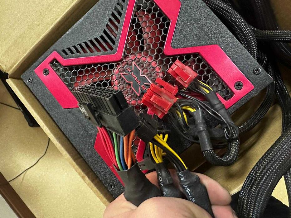 Блок питания Aerocool 1100w StrikeX