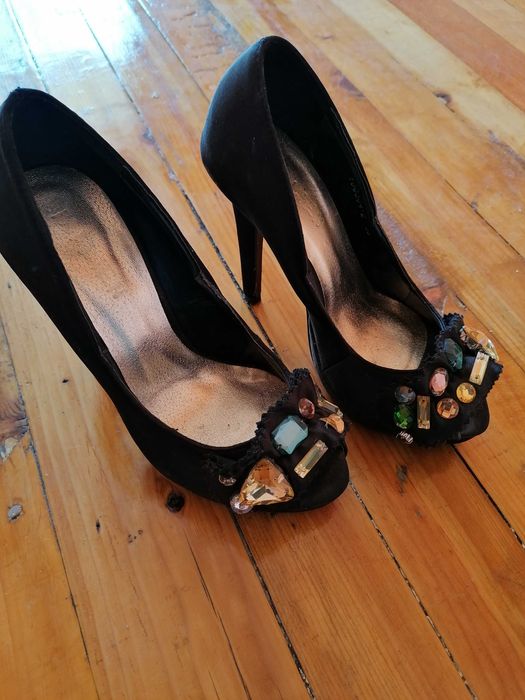 ЕЛЕГАНТНИ Обувки- 35 и 36 номер