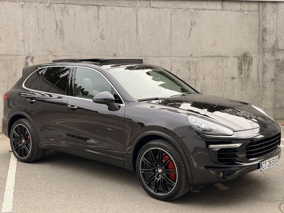 Porsche Cayenne 3.0 Diesel Faruri led/Jante21/Pachet GTS/Panoramic
