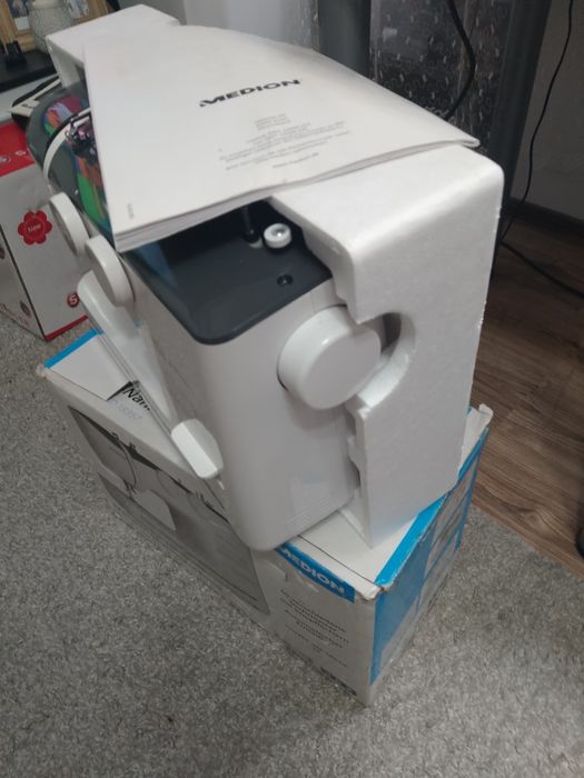 Mașină  Medion și Vetitas  noi complet 220v