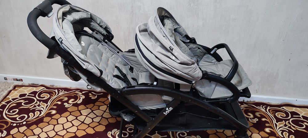 Коляска детская ь