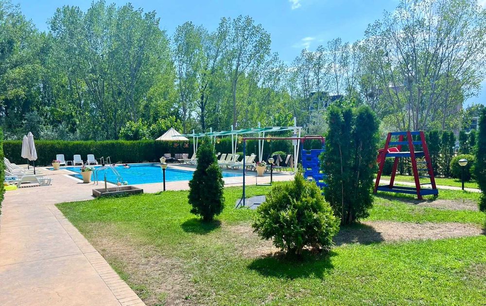 Двустаен апартамент в красив комплекс с дворче