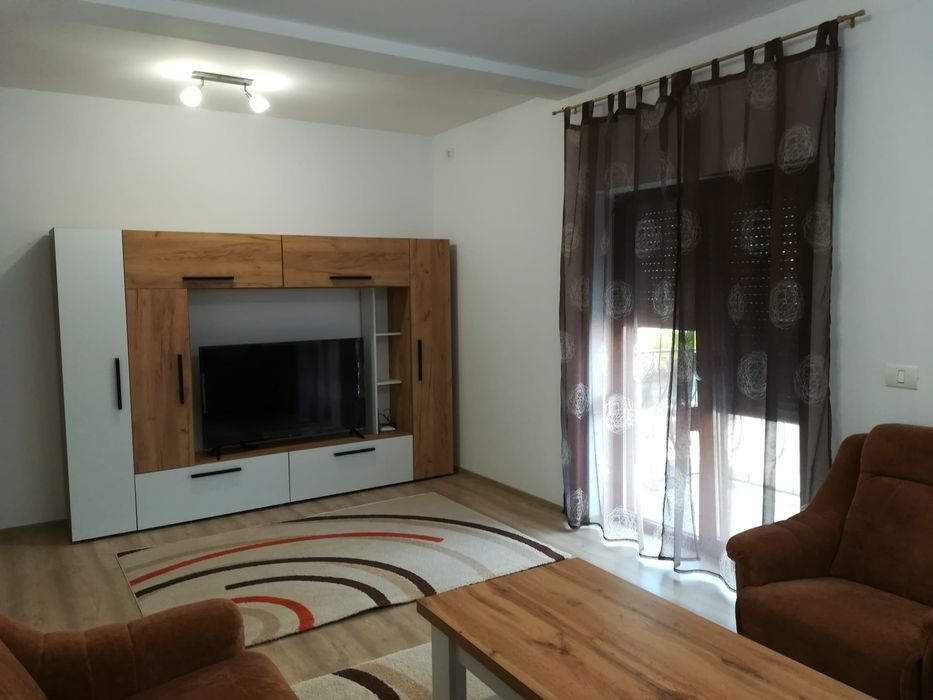 Închiriez apartament două camere