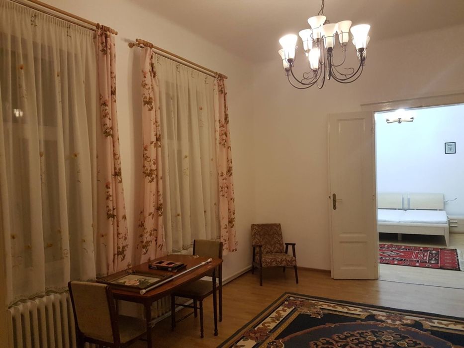 Vand casa ultracentrala deosebita cu 2 unitati separate