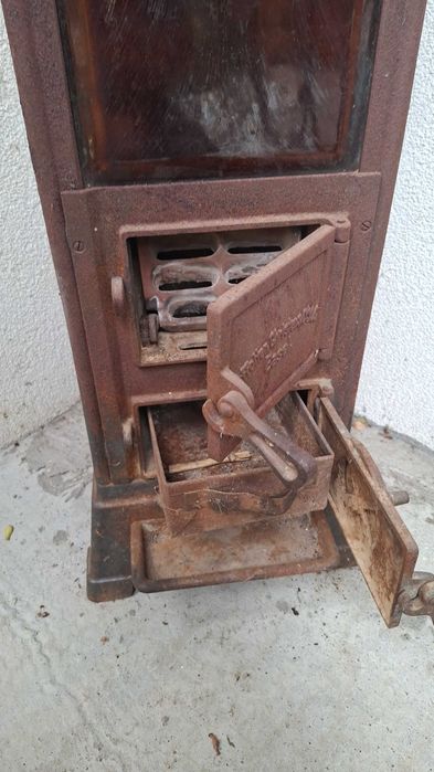 Soba  din fonta pentru incalzit si gatit