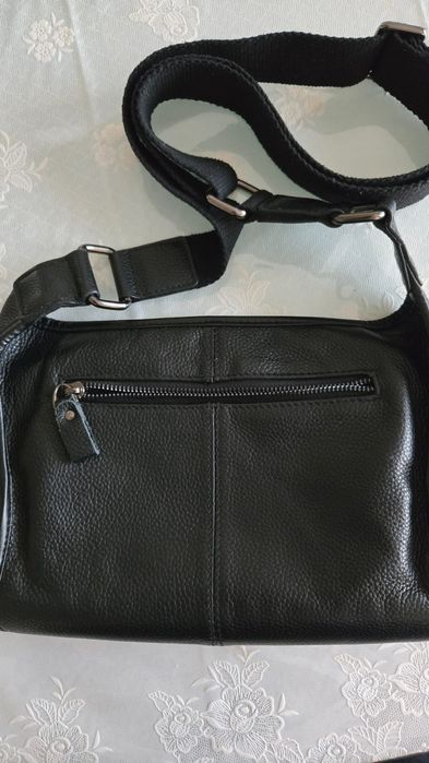 Продам кожаную Барсетку