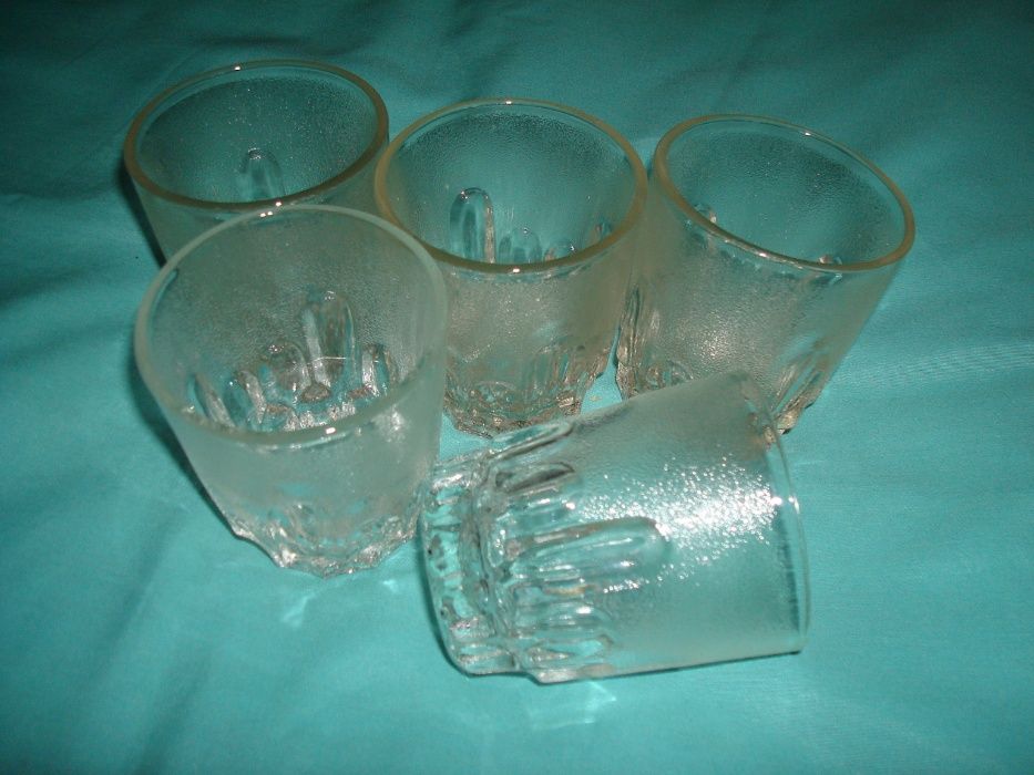 Нови Стъклени чаши -Разпродажба