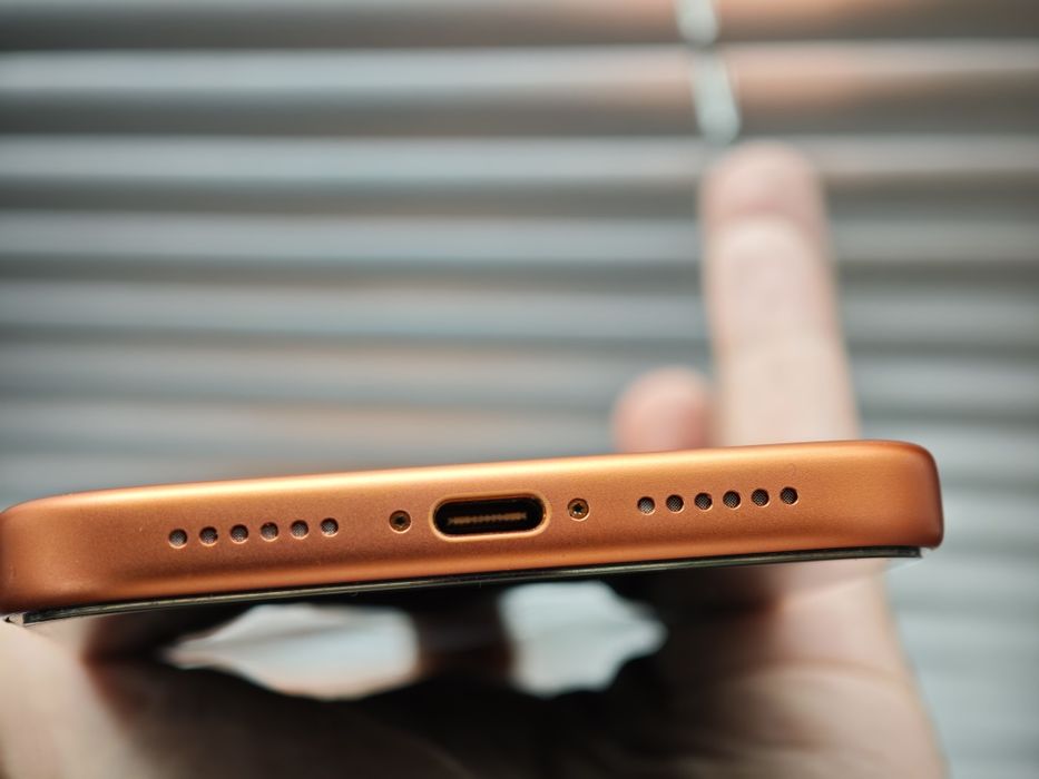 Продам iPhone 17 Pro Max esim