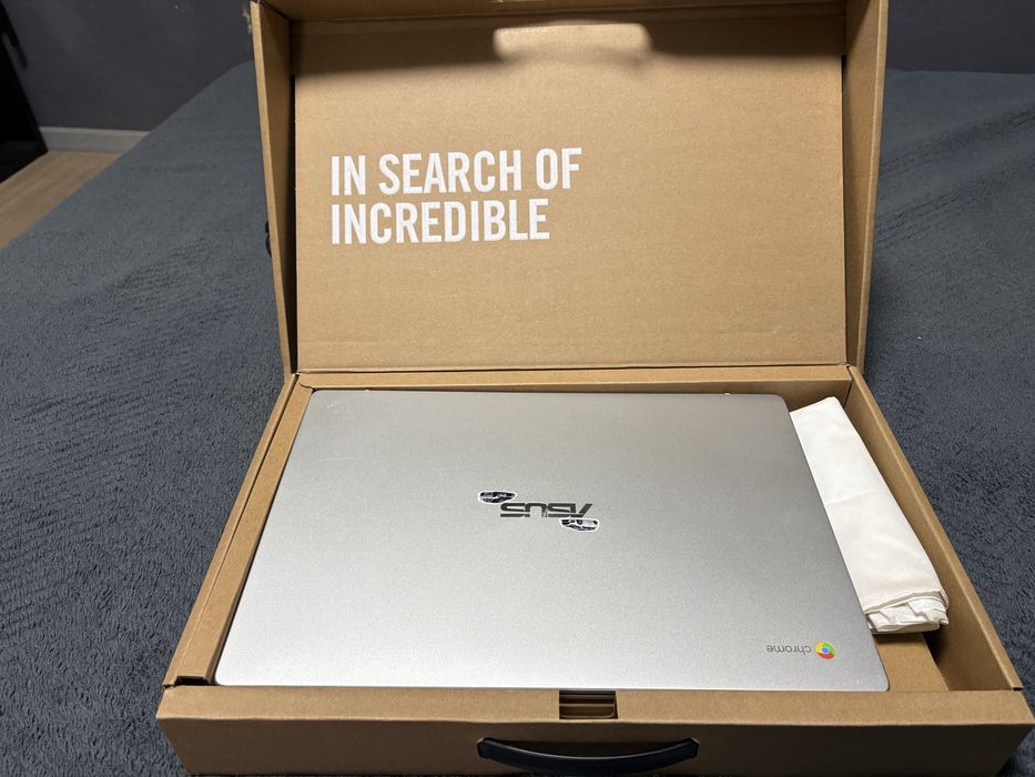 Vand laptop asus pentru Studii