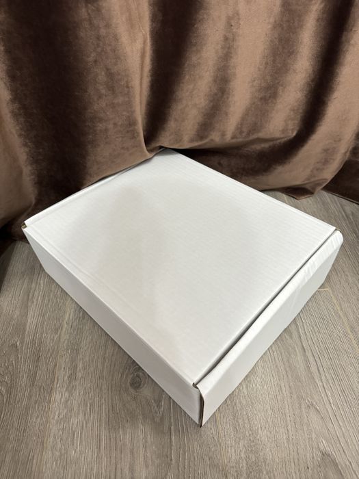 Подарочная коробка. Размер 25*30