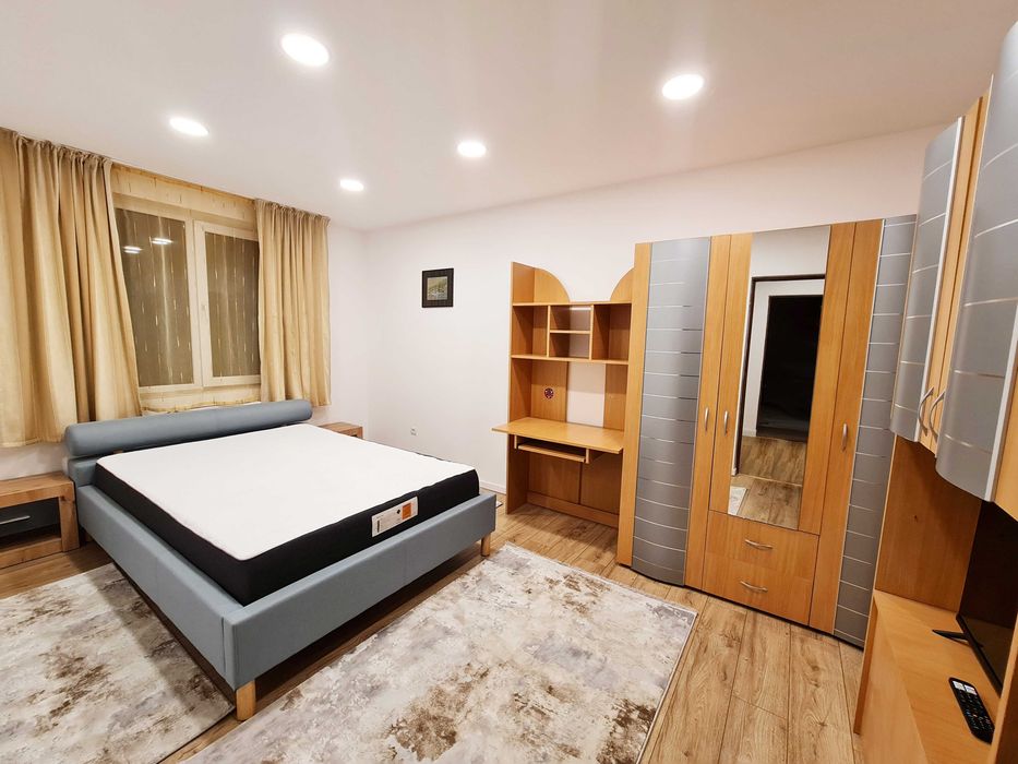 Inchiriez apartament 90mp Eliade 4 camere 2 bai garaj mobilat utilat