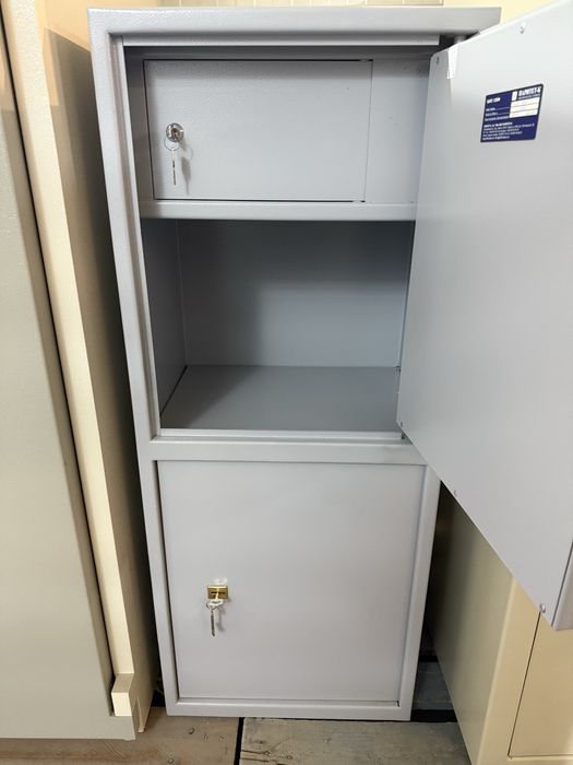 Seif cu doua compartimente