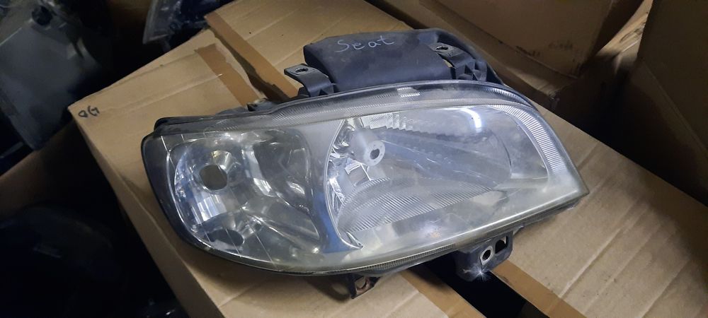 Seat Ibiza / Cordoba - оригинален фар