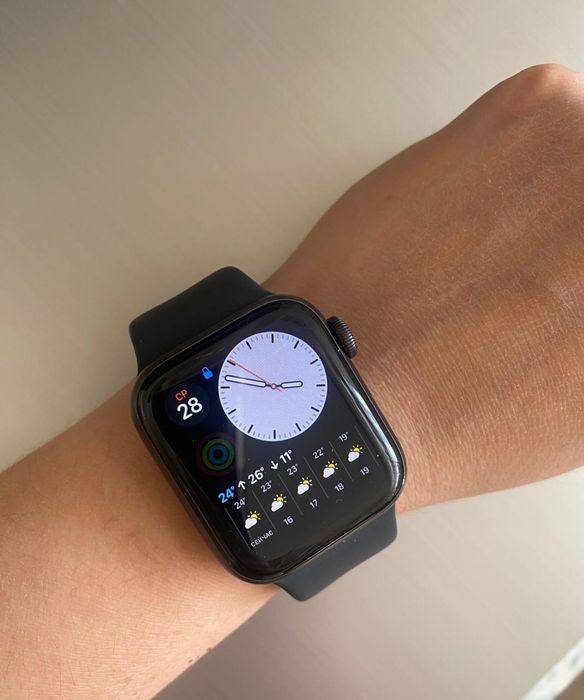Продам смарт часы Apple WatchOS 8.5
