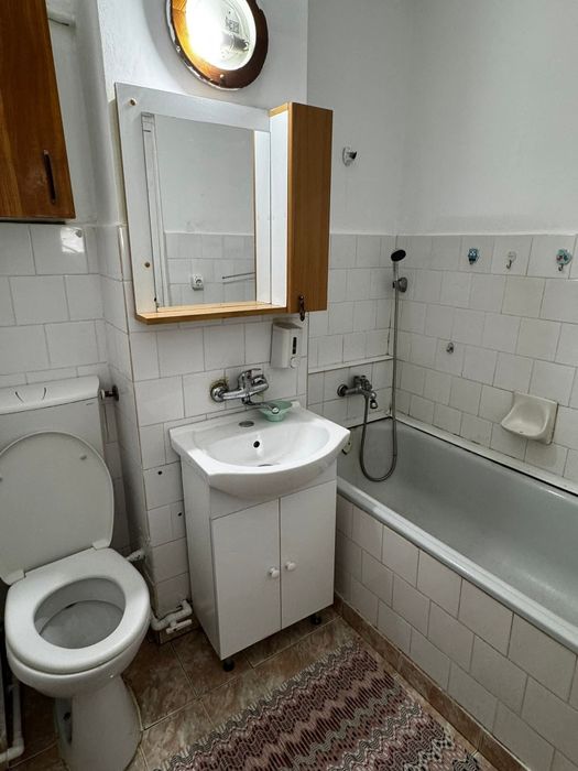 Închiriez garsonieră