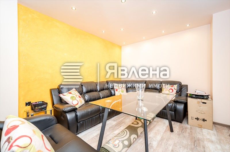 Продава се Тристаен апартамент в София, Изток - 112 кв.м за 2947 €/кв.м - Снимка #4