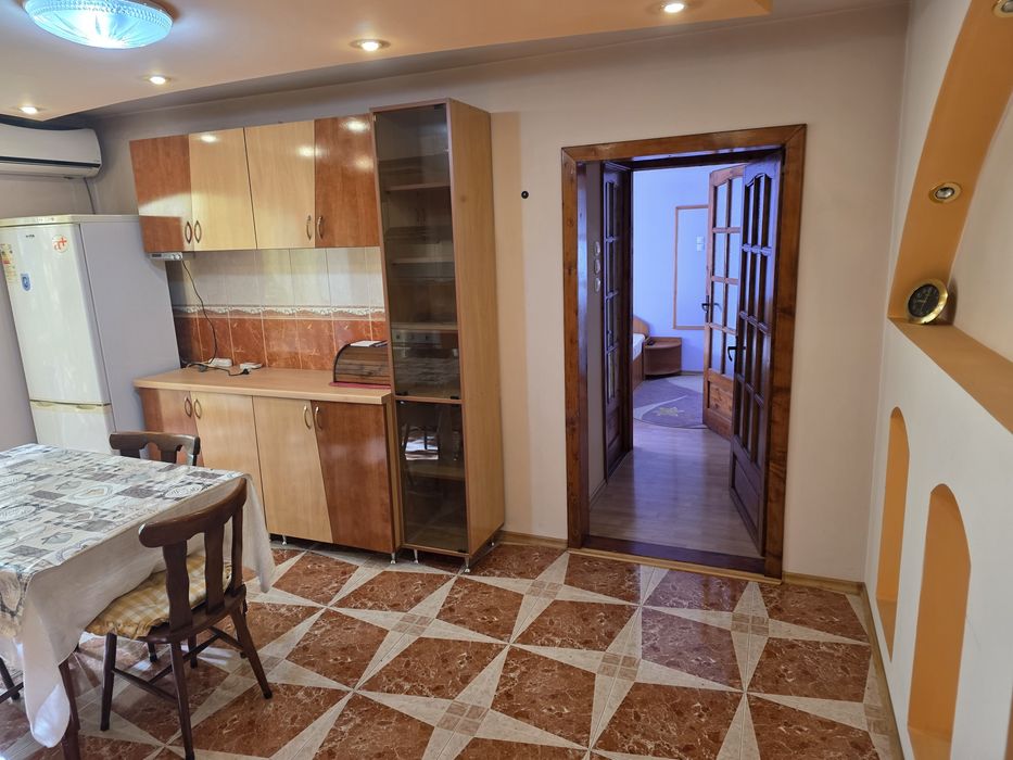 Închiriez apartament cu 3 camere Lugoj
