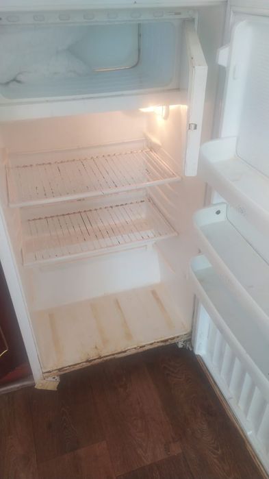 Холодильник б/у хорошим сост.25.000