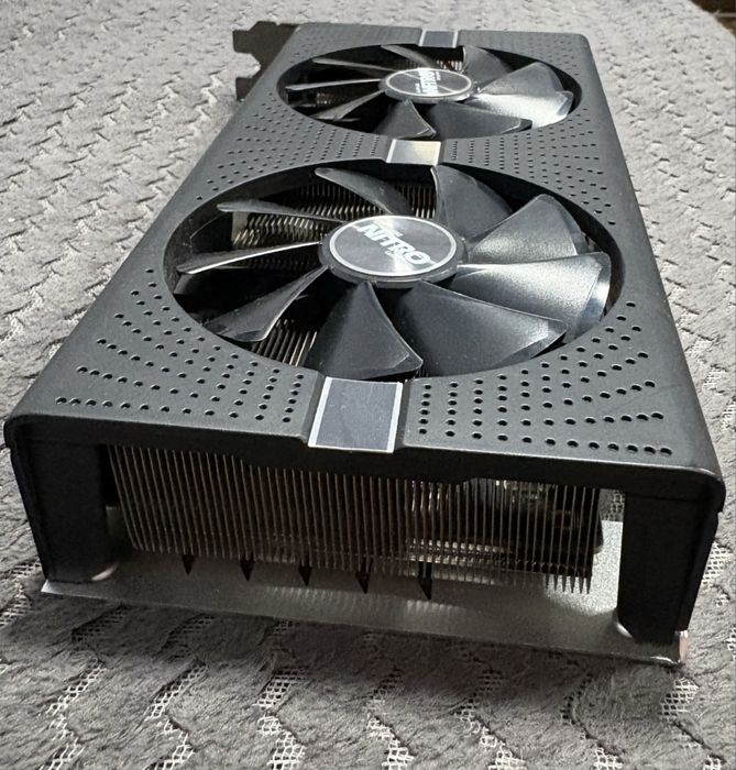 Vand placa video radeon RX 580 series 8 gb