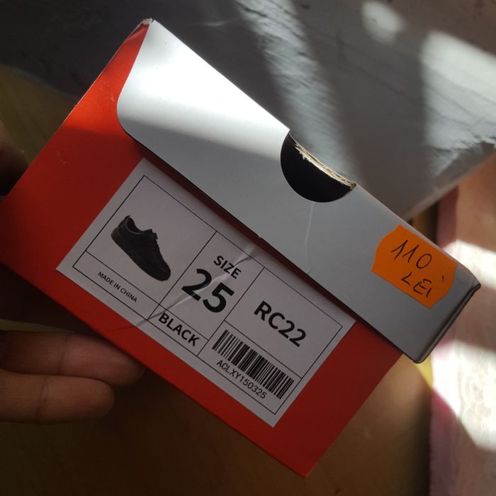 Adidasi marime 25 apawwa noi