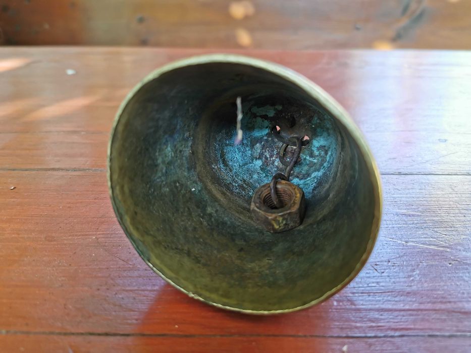 стар бронзов чан