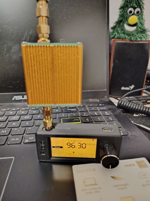 Amplificator RF  0,1MHz-6GHz , full band low noise
