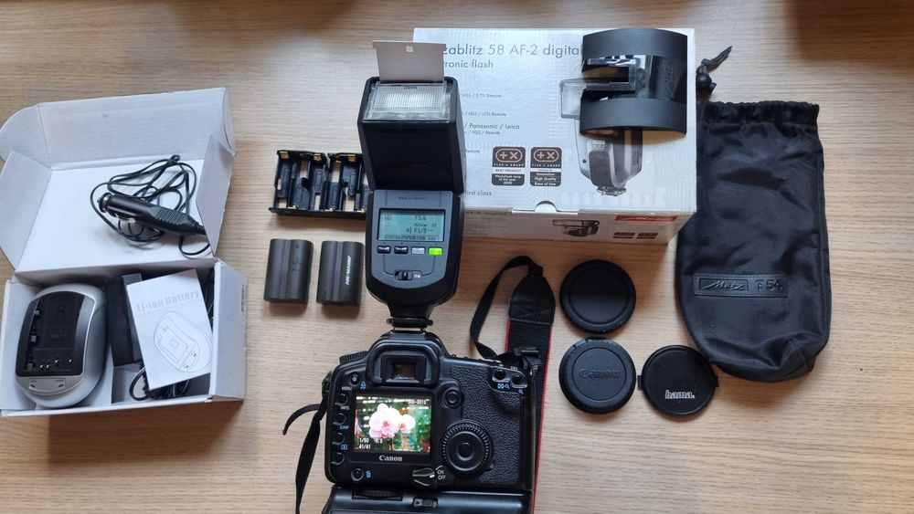 Kit Foto Complet Canon 30D+Obiectiv+Blitz Metz+Grip Original+4 Baterii