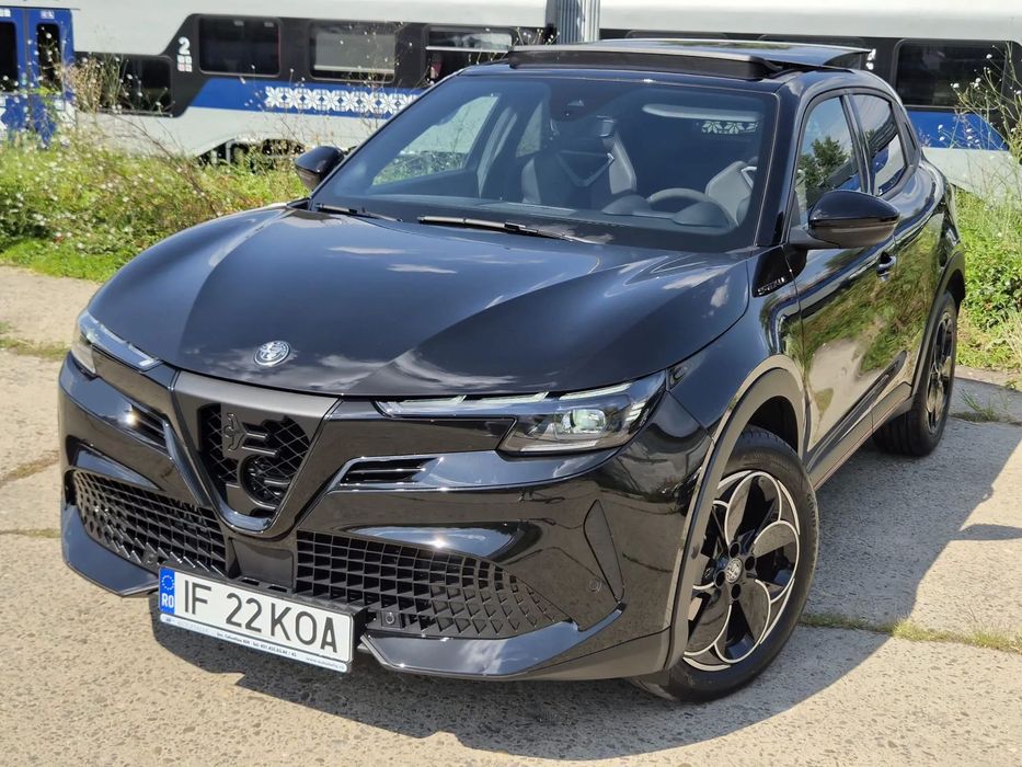Alfa Romeo Junior 2025 benzină, 29.637 € — imagine 3